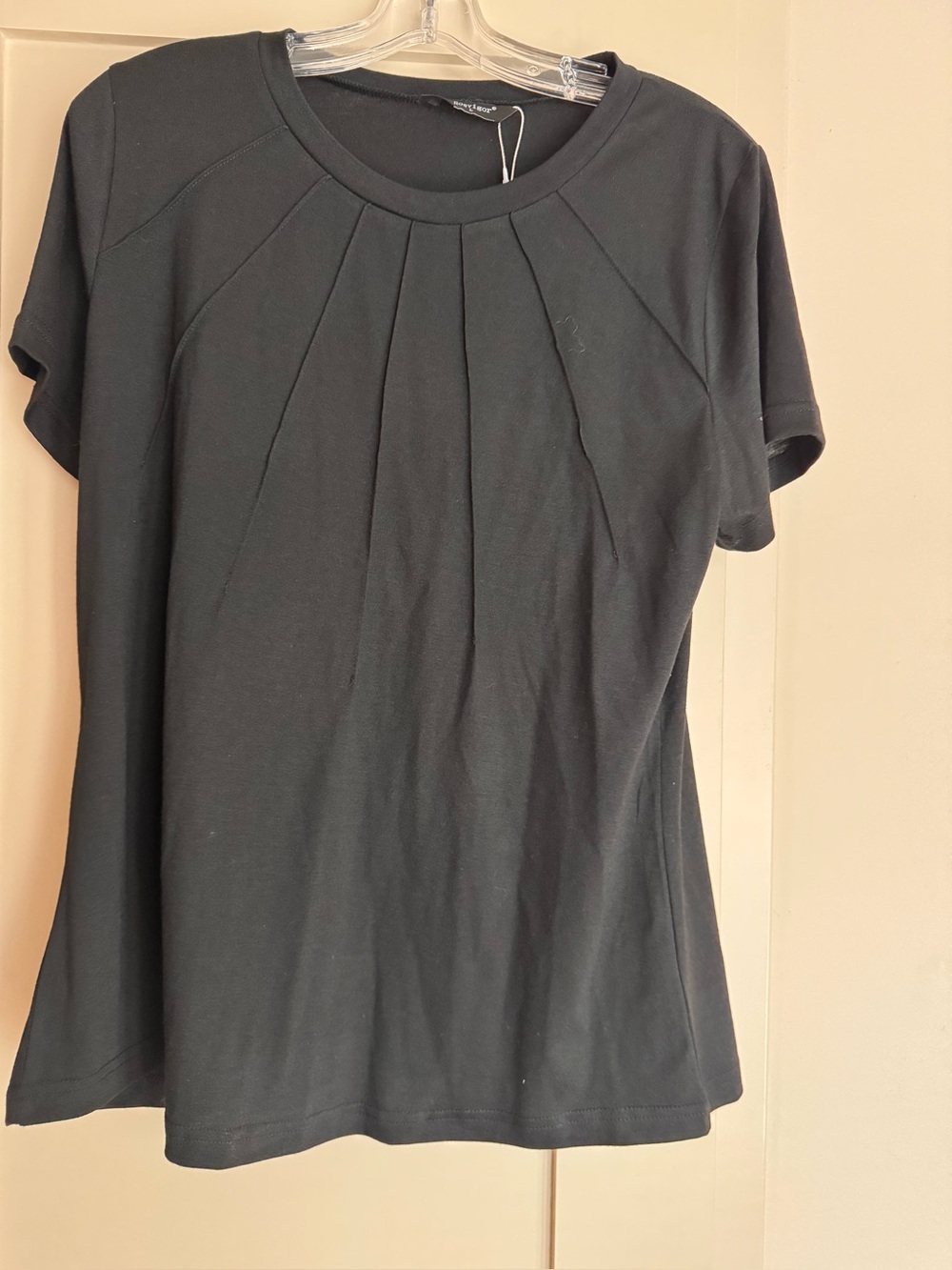 Women's Black Pleated Front Short Sleeve Top Size Large